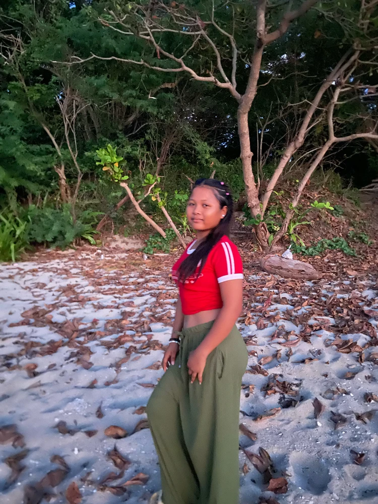 GIF oplaad troch Rebecca