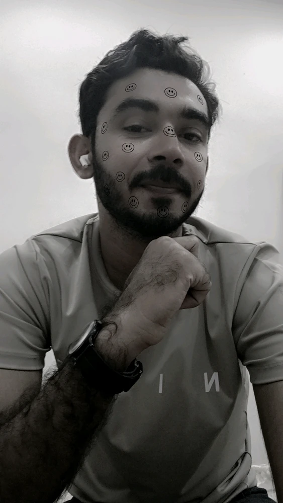 GIF nahrál Shoaib