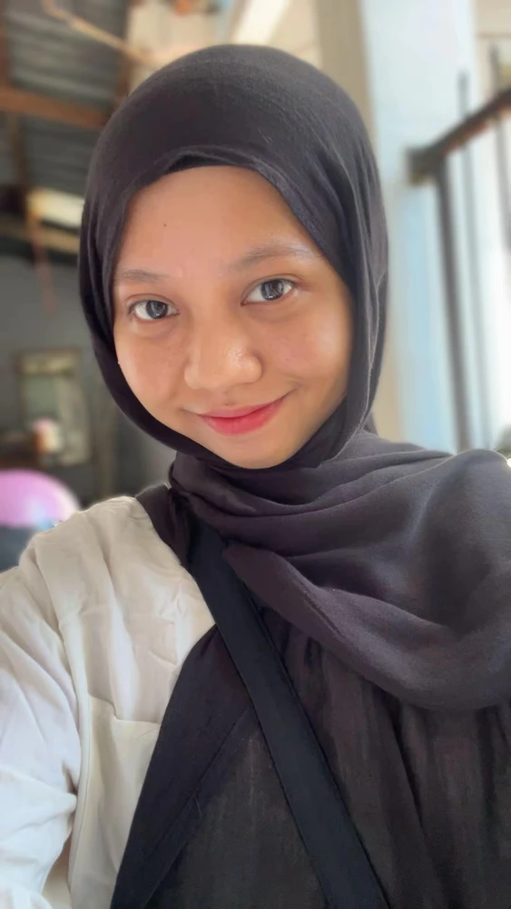 GIF diunggah ku Indah