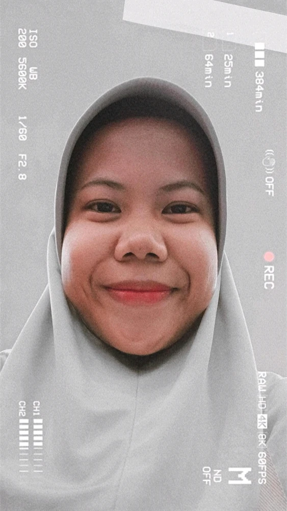 GIF eropgeluede vum Putri