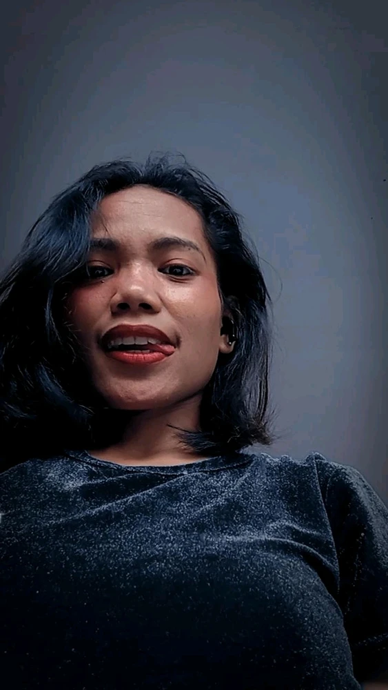 GIF eropgeluede vum Nathalia shaylay