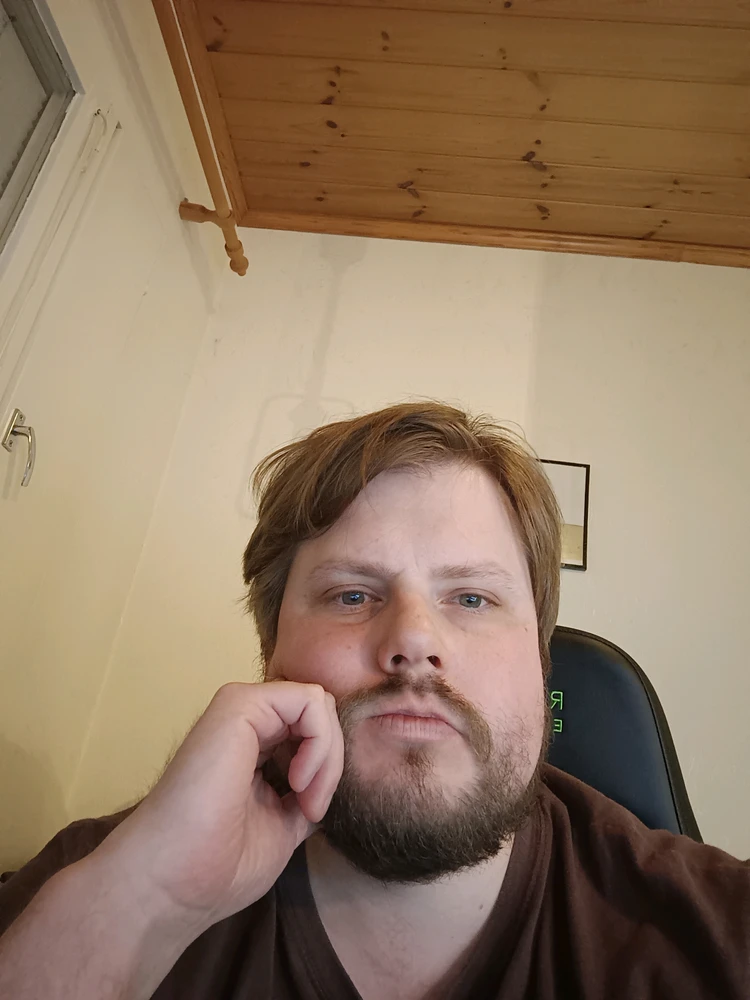 GIF Joona tarapyndan ýüklenen
