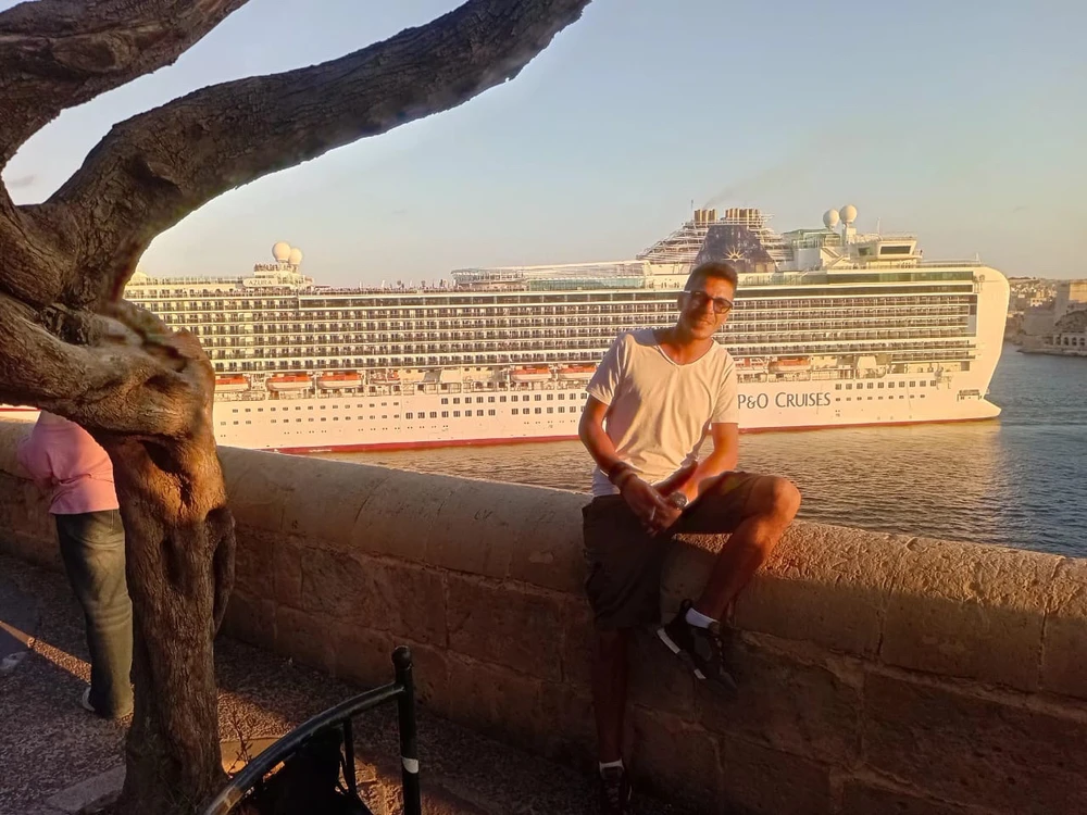 GIF pujat per Nemanja