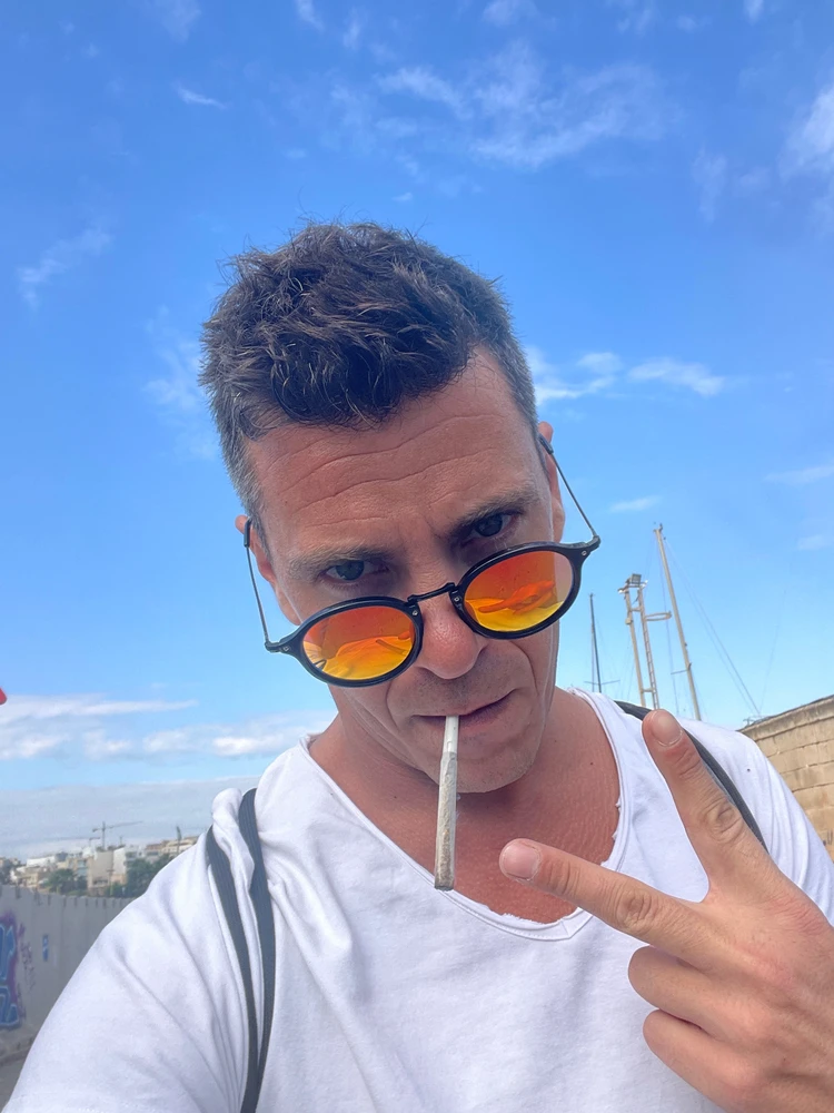GIF pujat per Nemanja