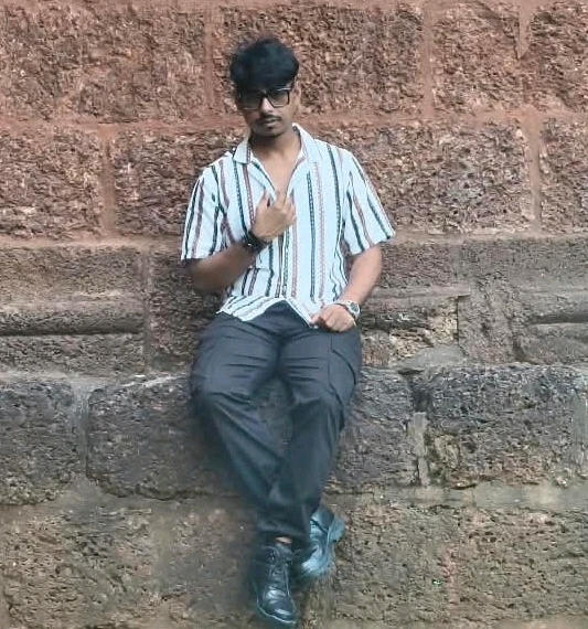 GIF e kentsoeng ke Satanik