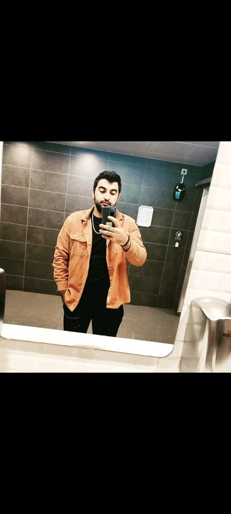 GIF uu soo galiyey Kerim mahmut