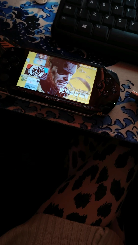 GIF uaslódáilte ag Melody