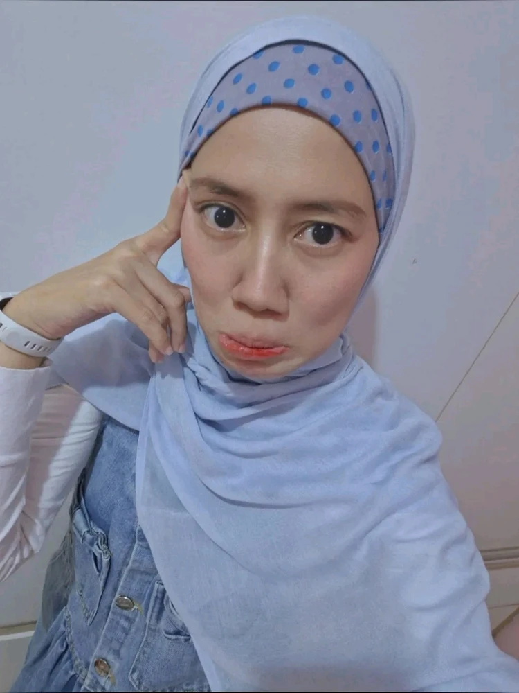 GIF gi-upload ni Iyut