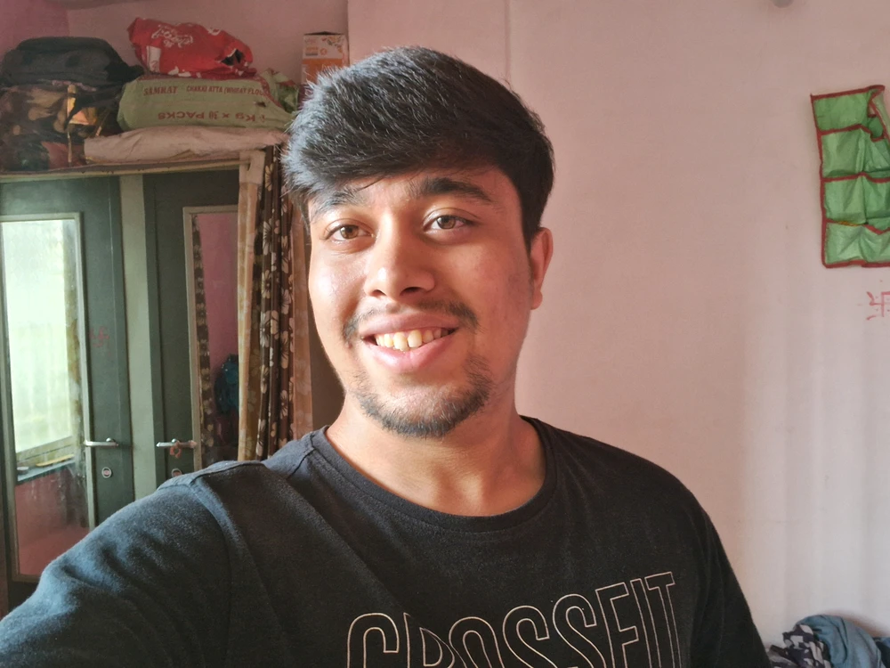 GIF uu soo galiyey Shreyans