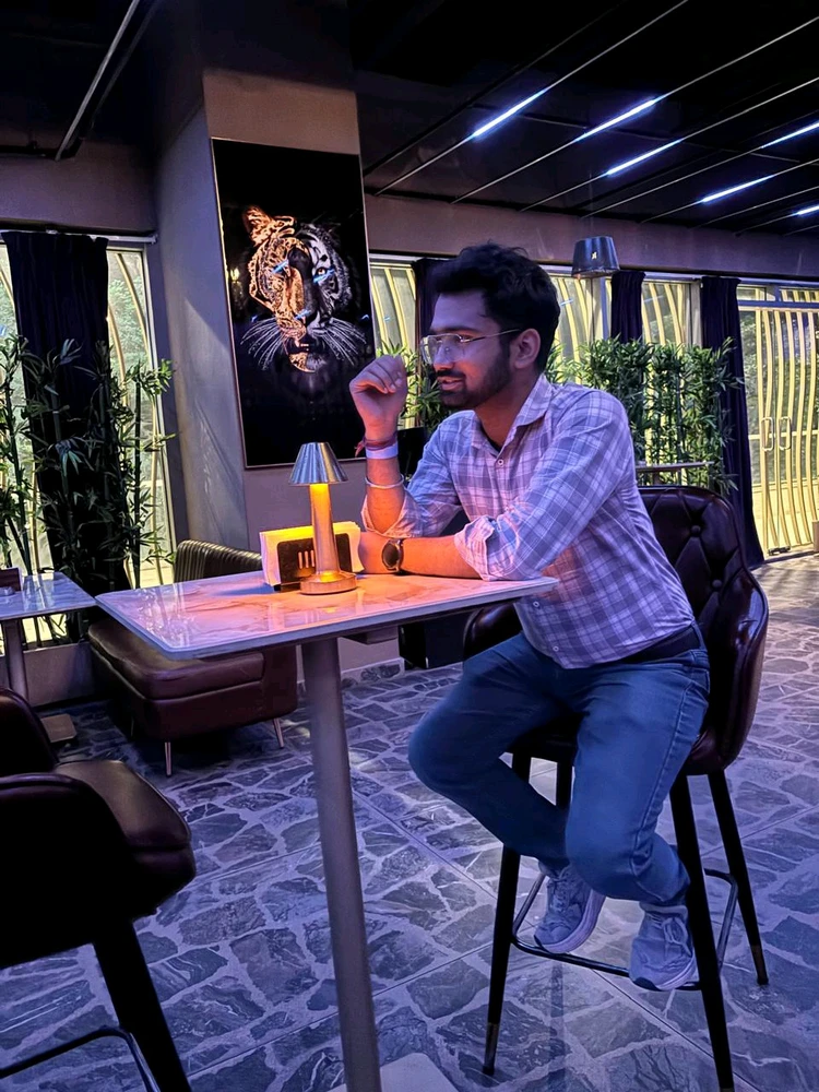 Deep نے GIF اپ لوڈ کی