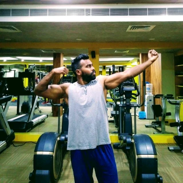 GIF eropgeluede vum Ponaka Ashok kumar