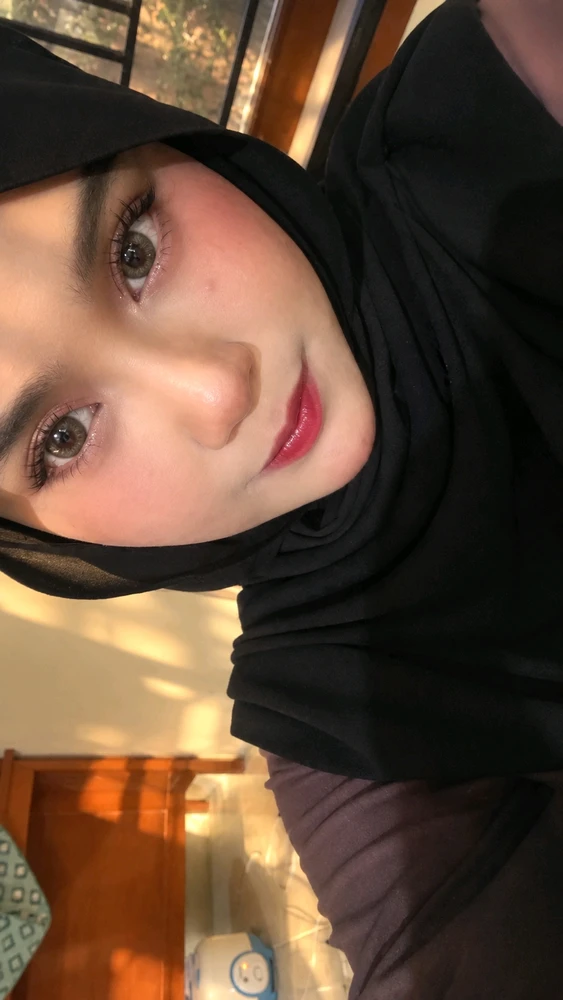 GIF na in-upload ni Dian