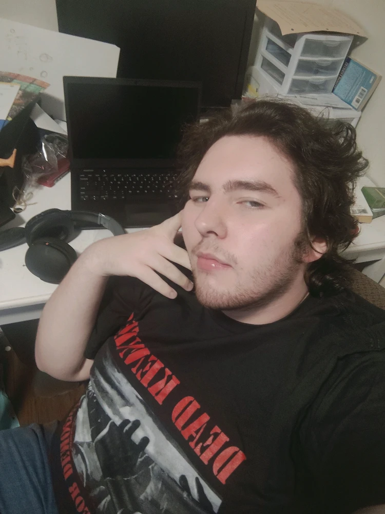 GIF הועלה על ידי Riley