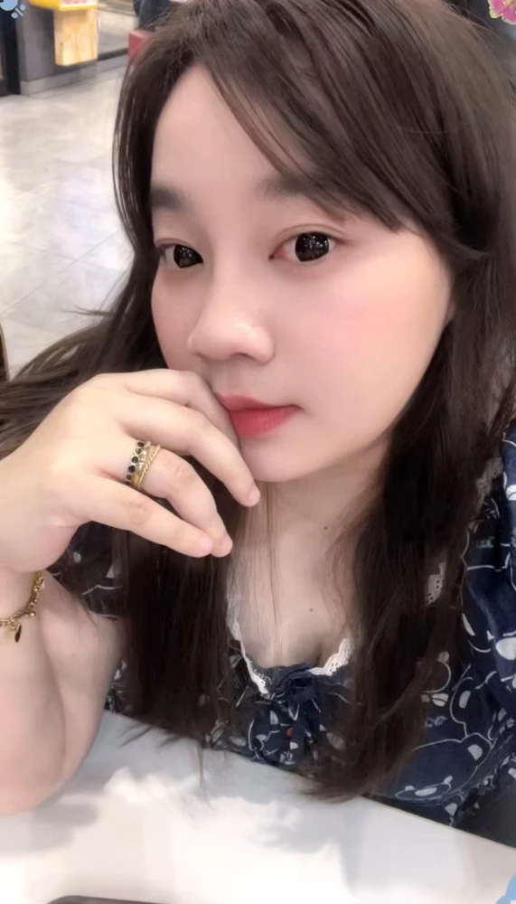 GIF ארויפגעלאדן דורך Yeyen