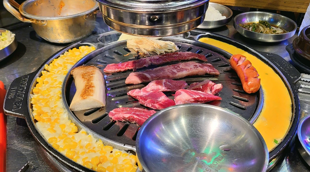 GIF e kentsoeng ke Tofu 🍜🍗🍟