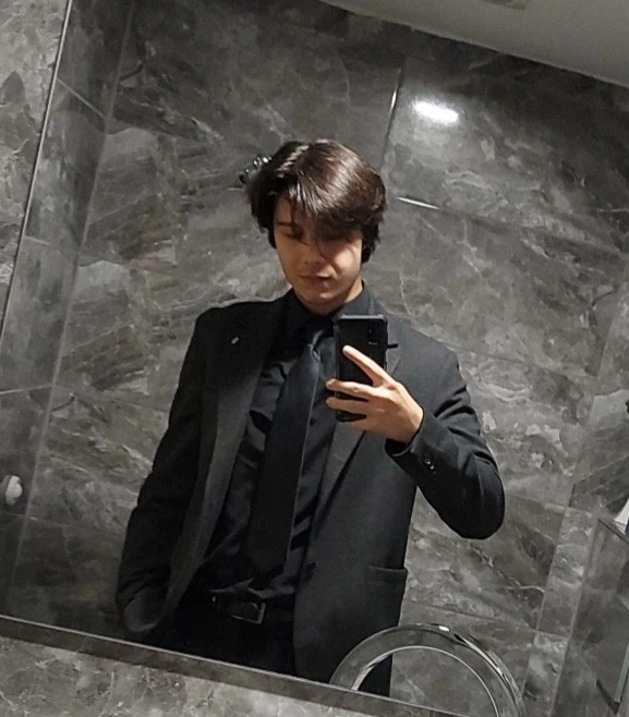 GIF nahrál Barış