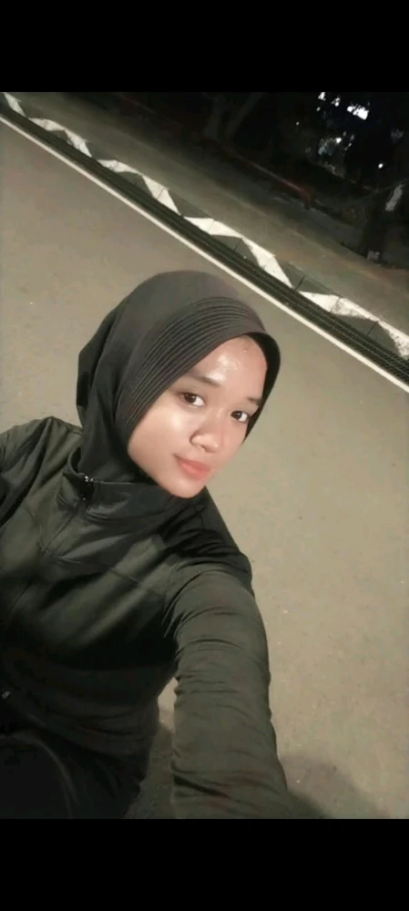 Nadine(e)k igotako irudia