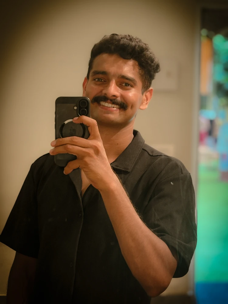 GIF e kentsoeng ke Nandhu