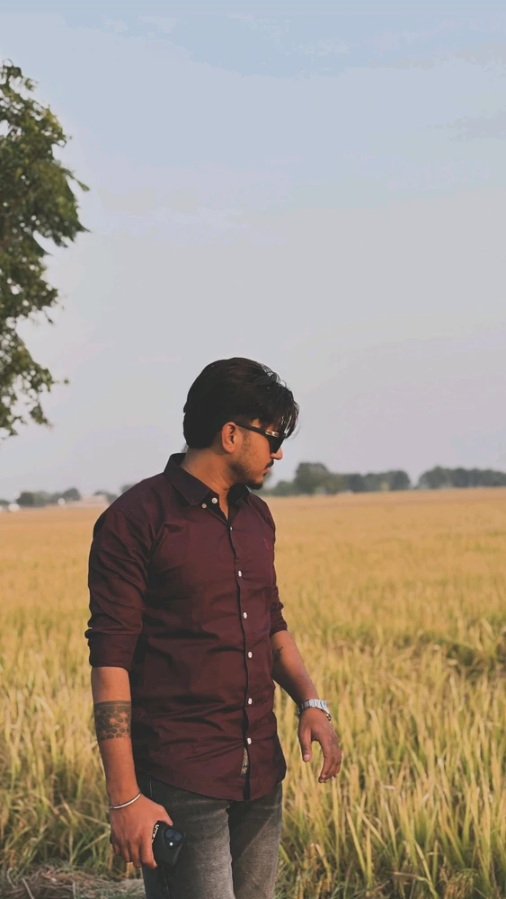 GIF uu soo galiyey Sukh