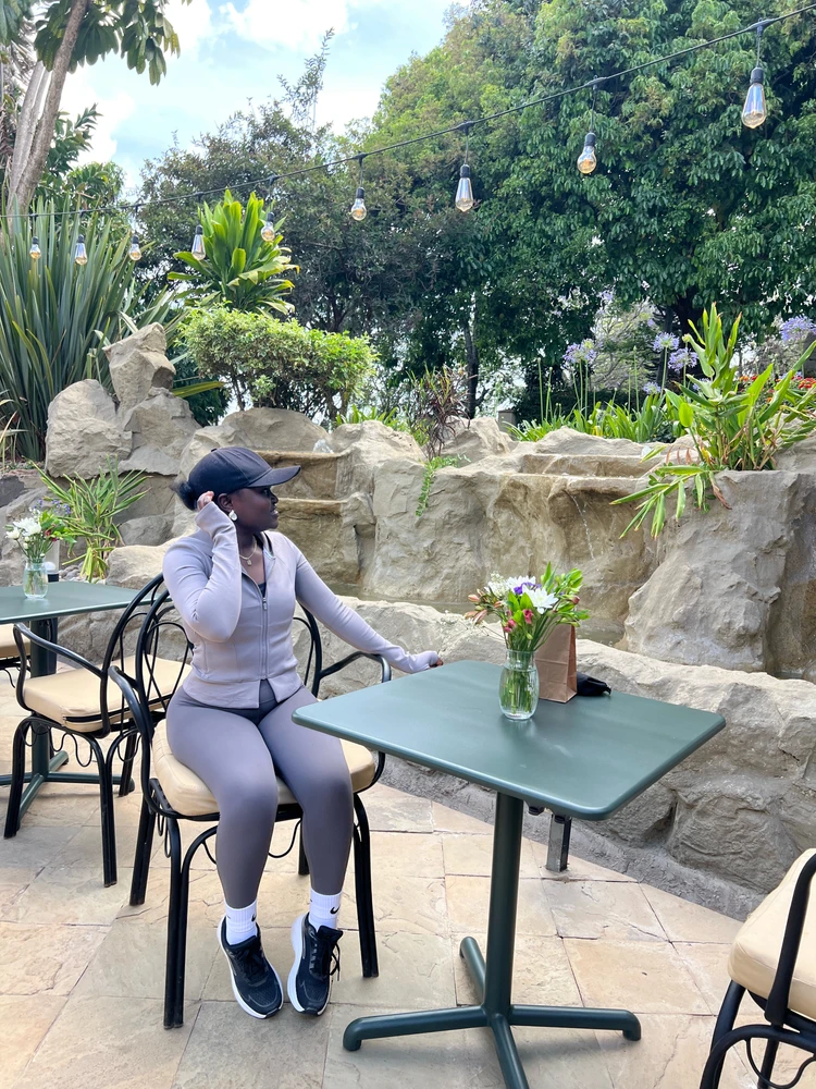IGIF ilayishwe ngu-Dolane