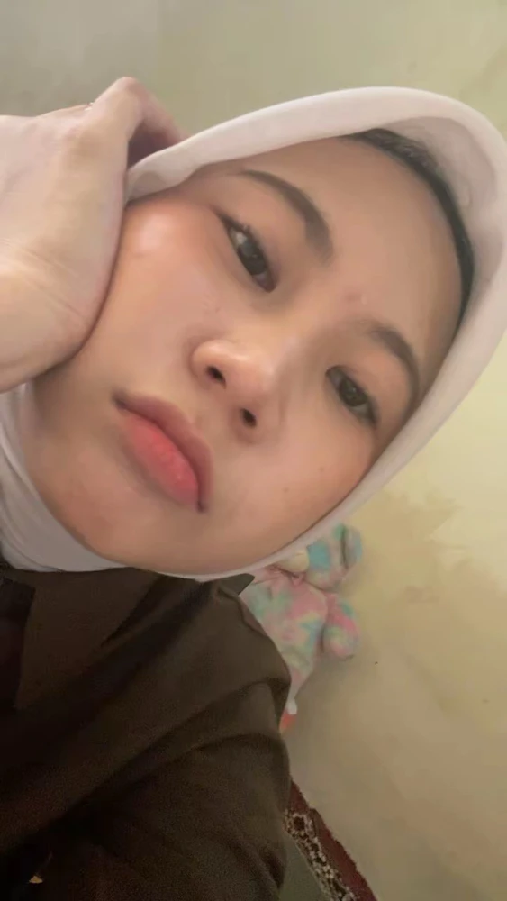 GIF uu soo galiyey ayu