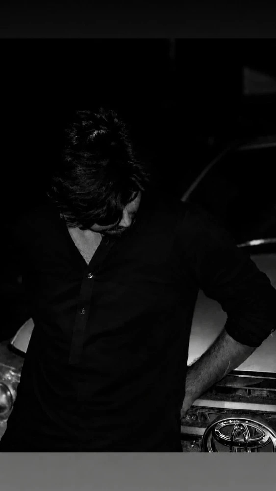 Mr نے GIF اپ لوڈ کی