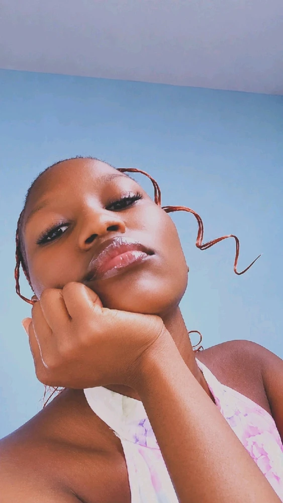 GIF eropgeluede vum Sheebah