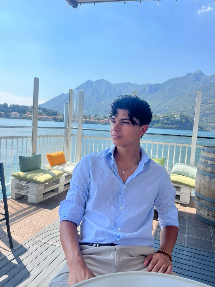 GIF uu soo galiyey Szymon