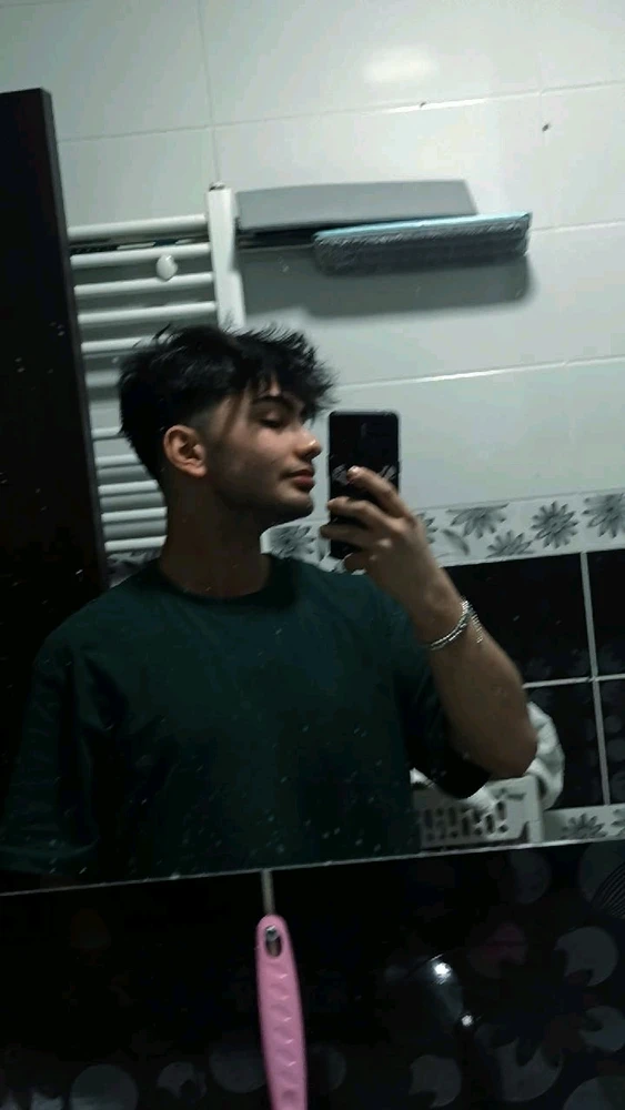 GIF uploaded by polat
