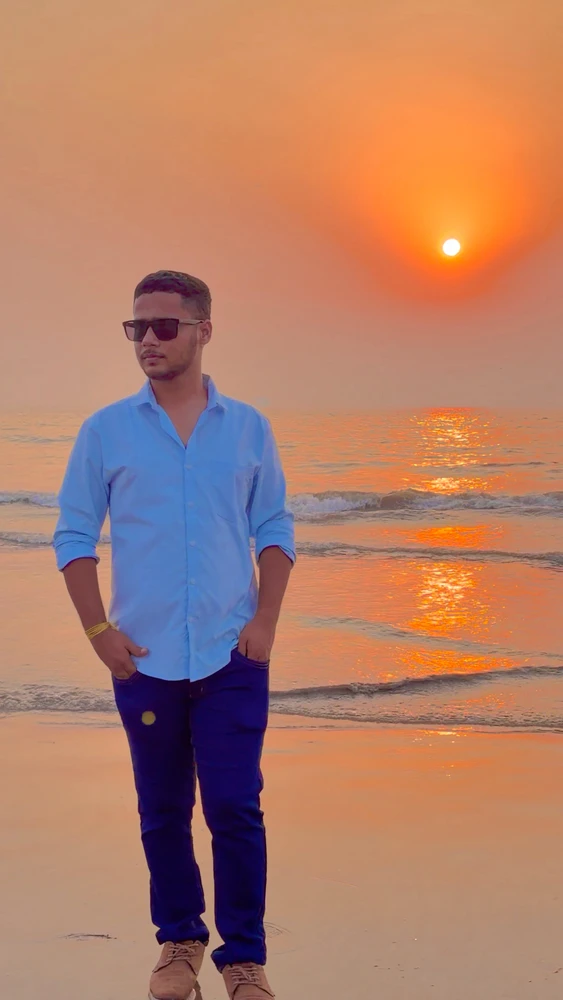 GIF Deepak tərəfindən yükləndi