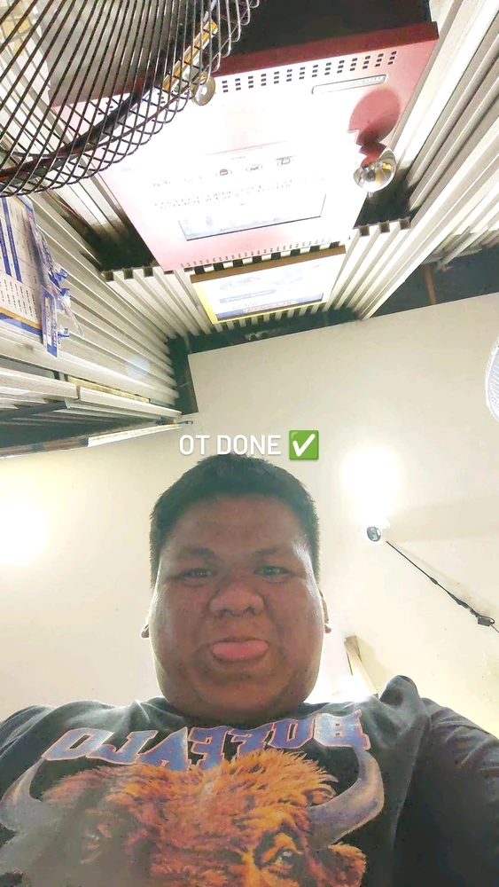 GIF ilipakiwa na Carl