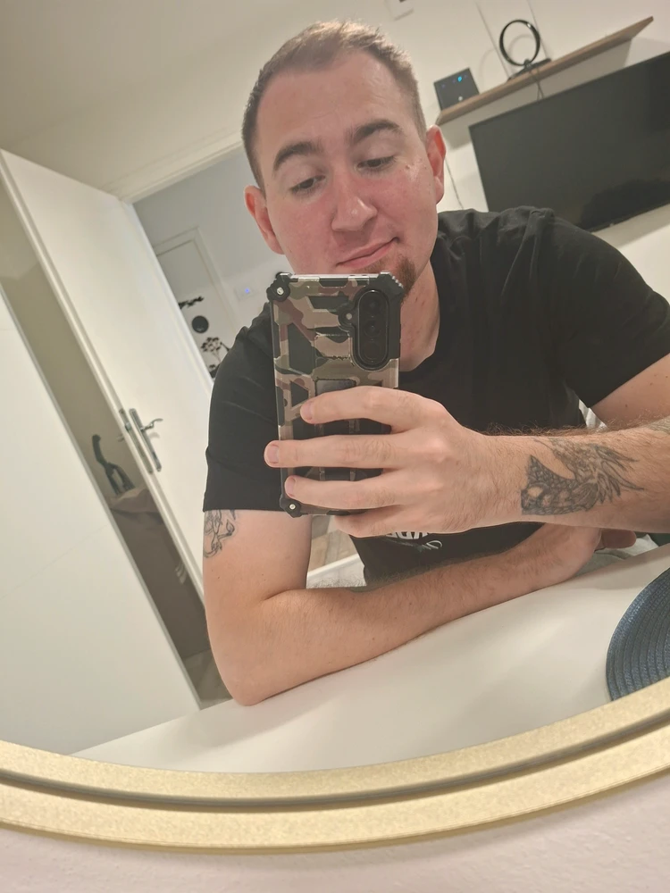 GIF da Ivan ya loda