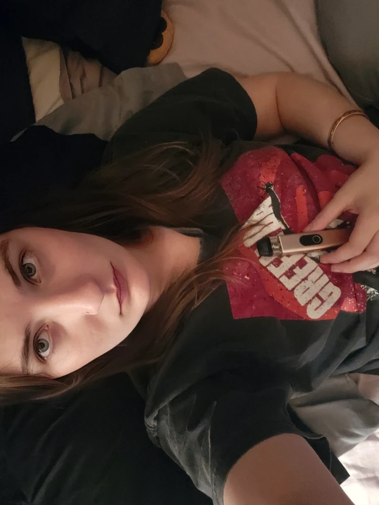 GIF tso los ntawm Samantha