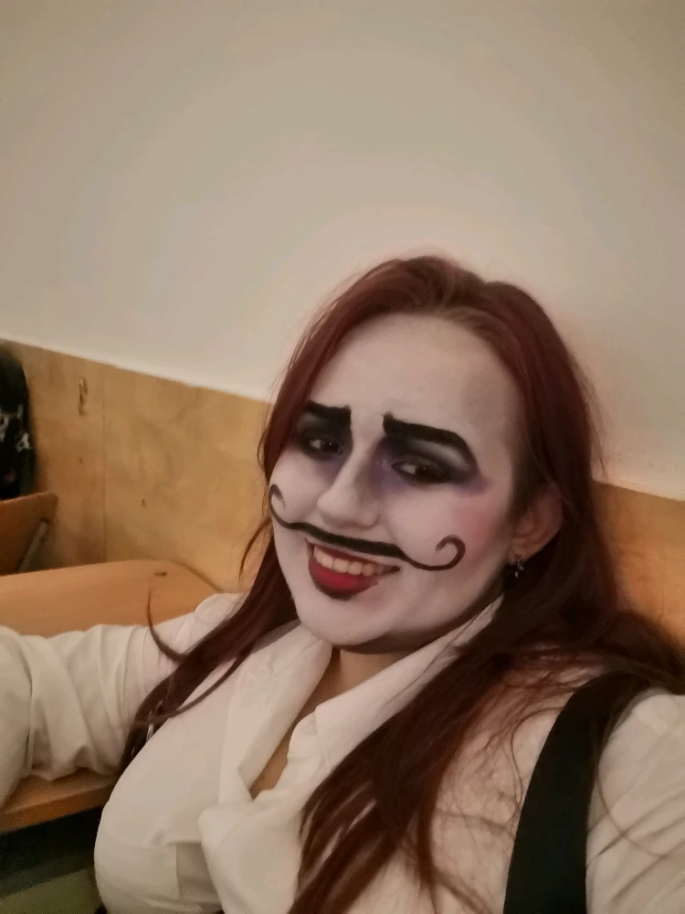 GIF încărcat de Alexa