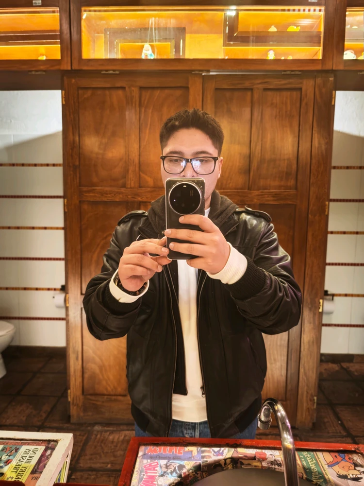GIF na in-upload ni Fabián