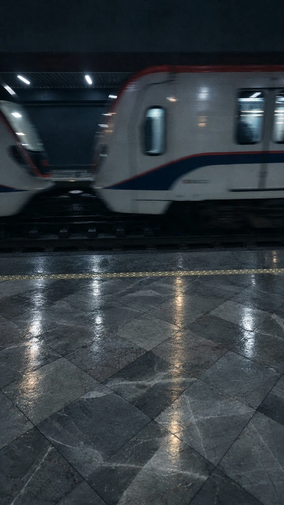 GIF ji aliyê Selene ve hatiye barkirin