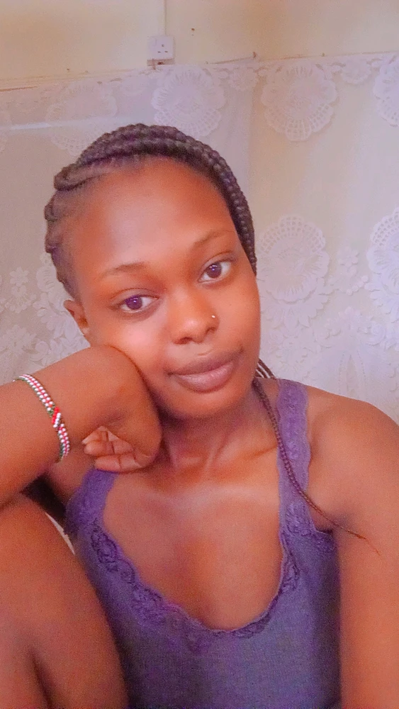 IGIF ilayishwe ngu-Nancy