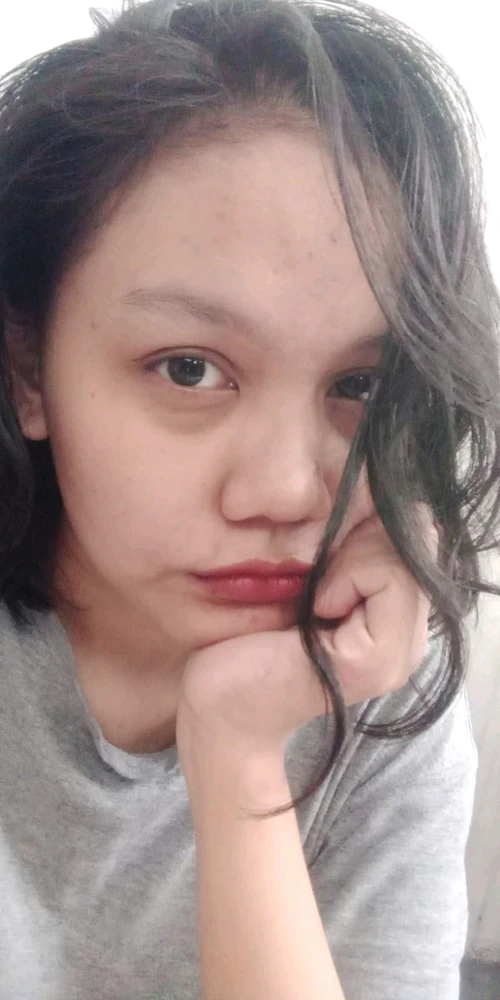 GIF жүктеген Fitria