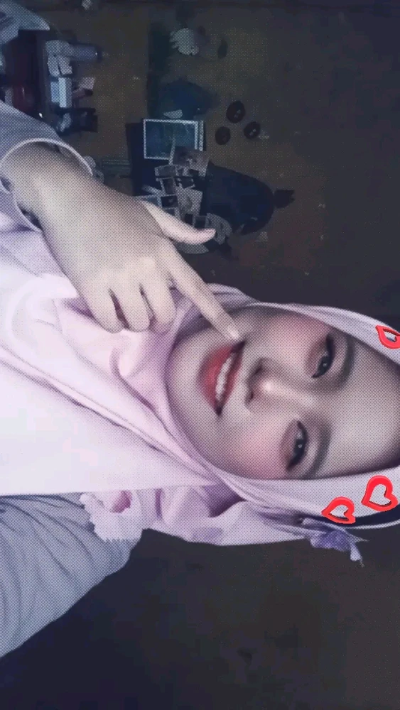 GIF uploaded by Enid