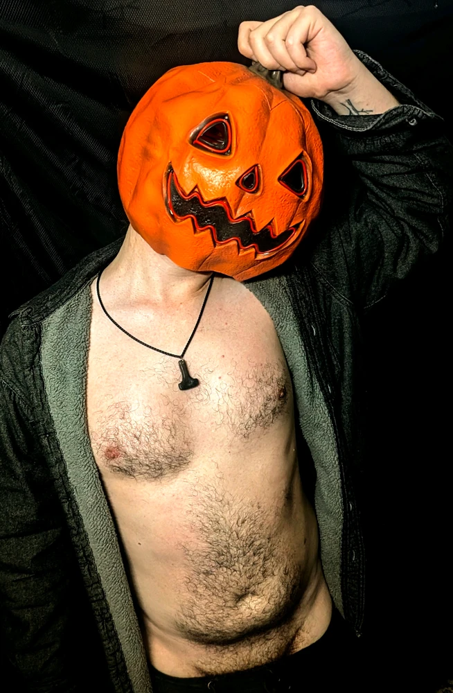 GIF na in-upload ni Sam Deverson