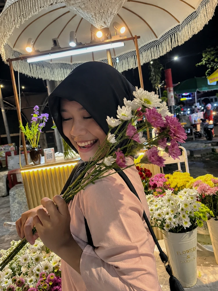 GIF dimuat naik oleh Ghea