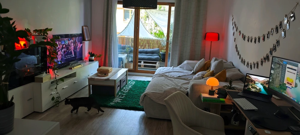GIF dimuat naik oleh Hominii