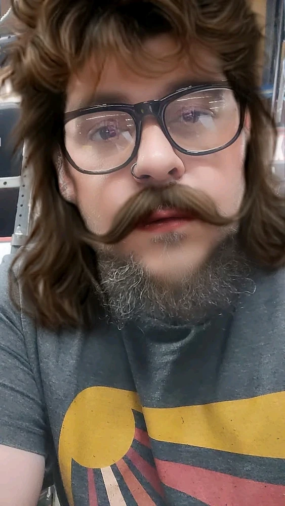 GIF បង្ហោះដោយ Brandon