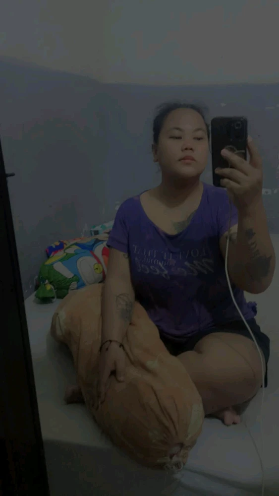 GIF ilipakiwa na Erna