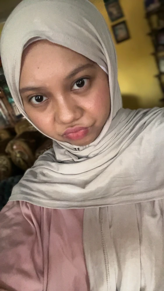GIF uploaded by Indah