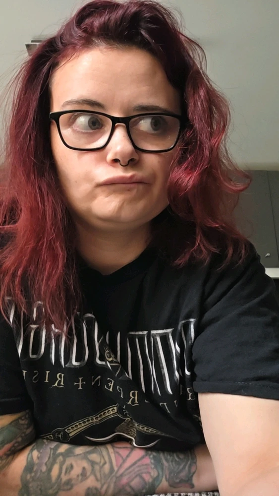 GIF diunggah ku Holly