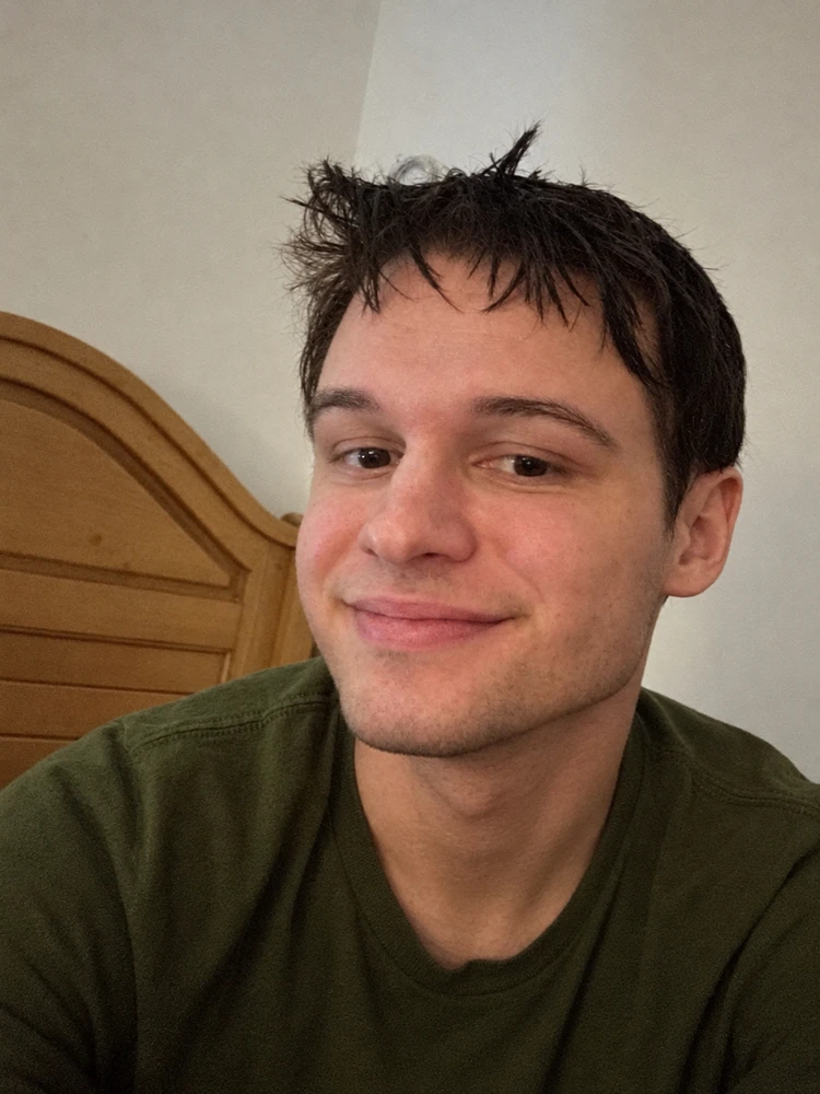GIF pujat per Zachary