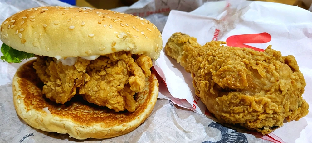 GIF uploaded by Tofu 🍜🍗🍟