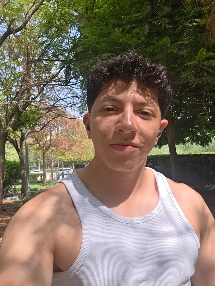 Hayden 上傳的 GIF