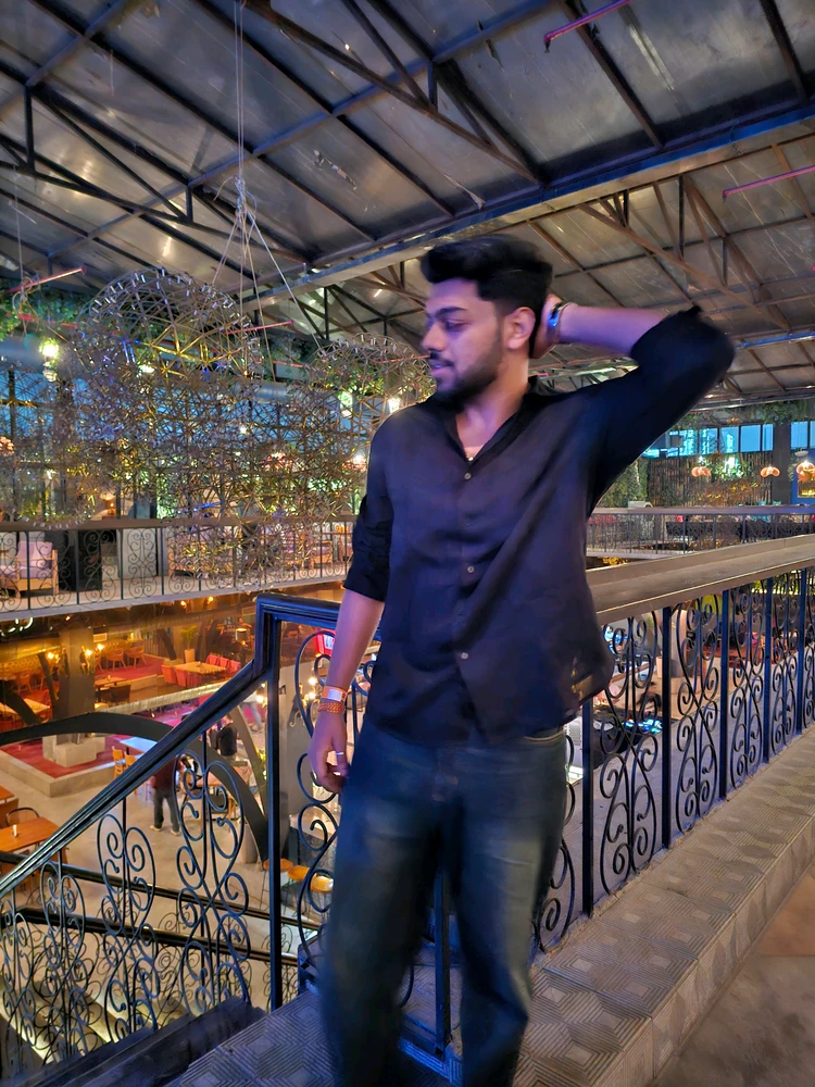 GIF eropgeluede vum Nishant Bansal